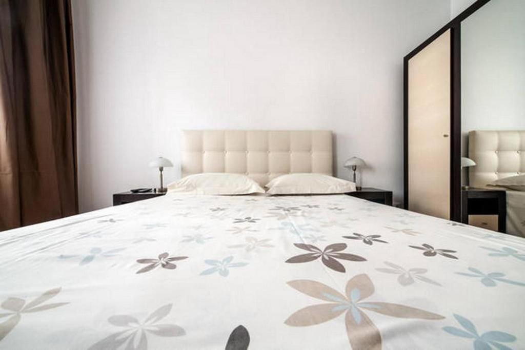 Apartment In The Center Of "Opera" ลวีฟ ภายนอก รูปภาพ