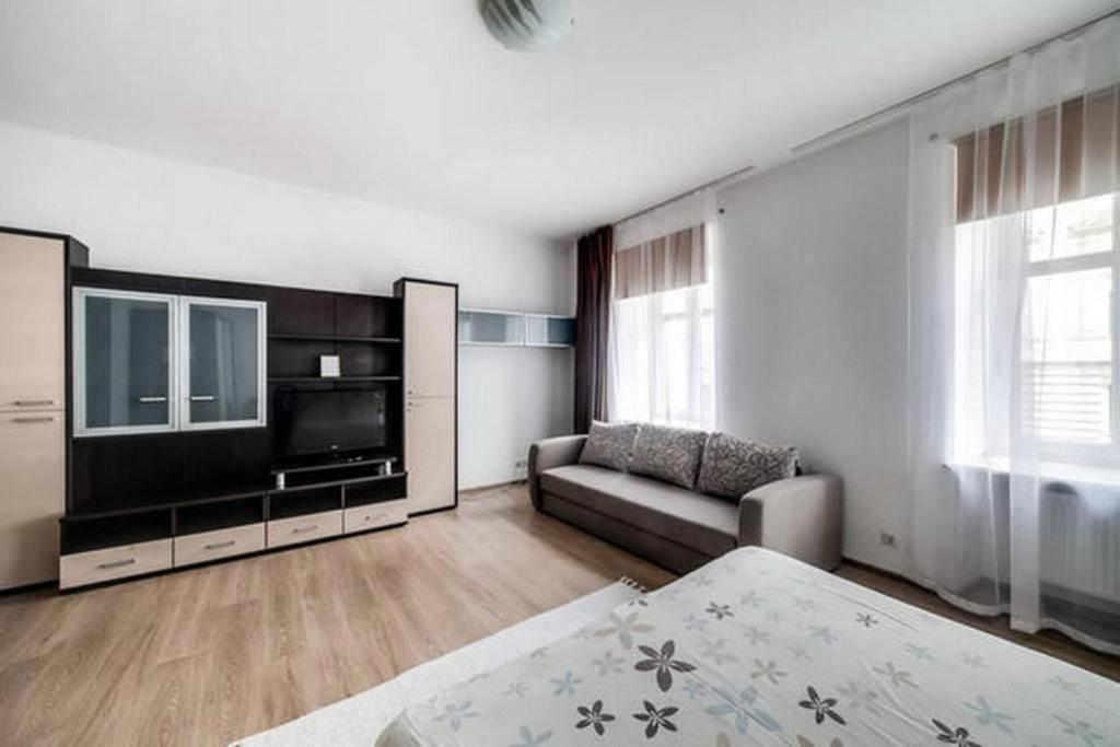 Apartment In The Center Of "Opera" ลวีฟ ภายนอก รูปภาพ